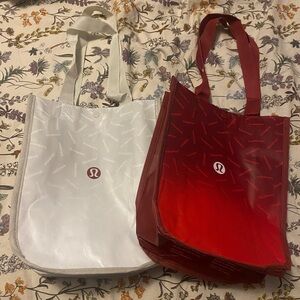 Lulu 2022 Christmas shopper tote